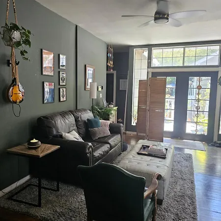 Tranquility At The House Of Alchemy Hollywood Apartment